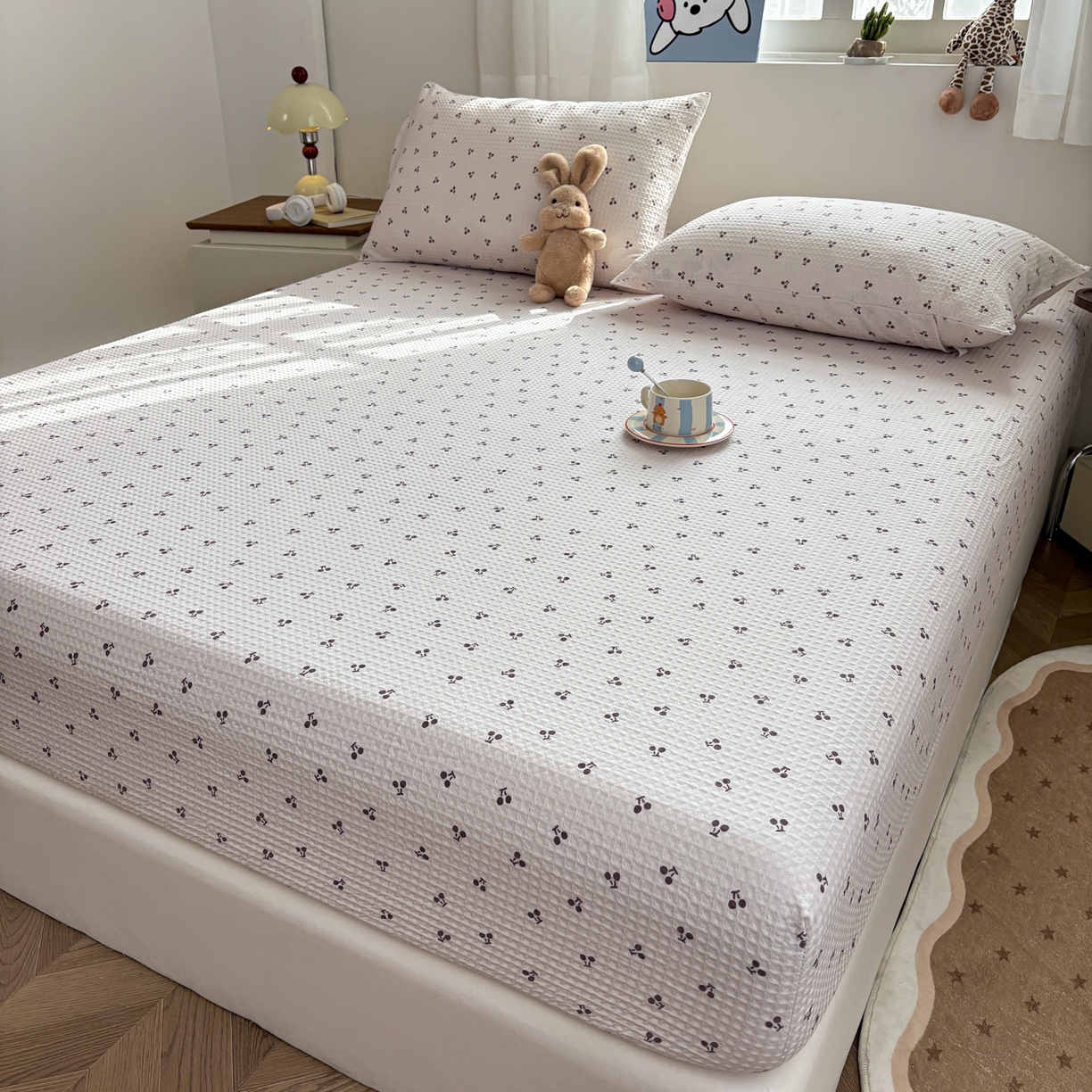 91家纺网 家纺一手货源 找家纺 居眠 2026新款全棉印花华夫格床笠 小樱桃