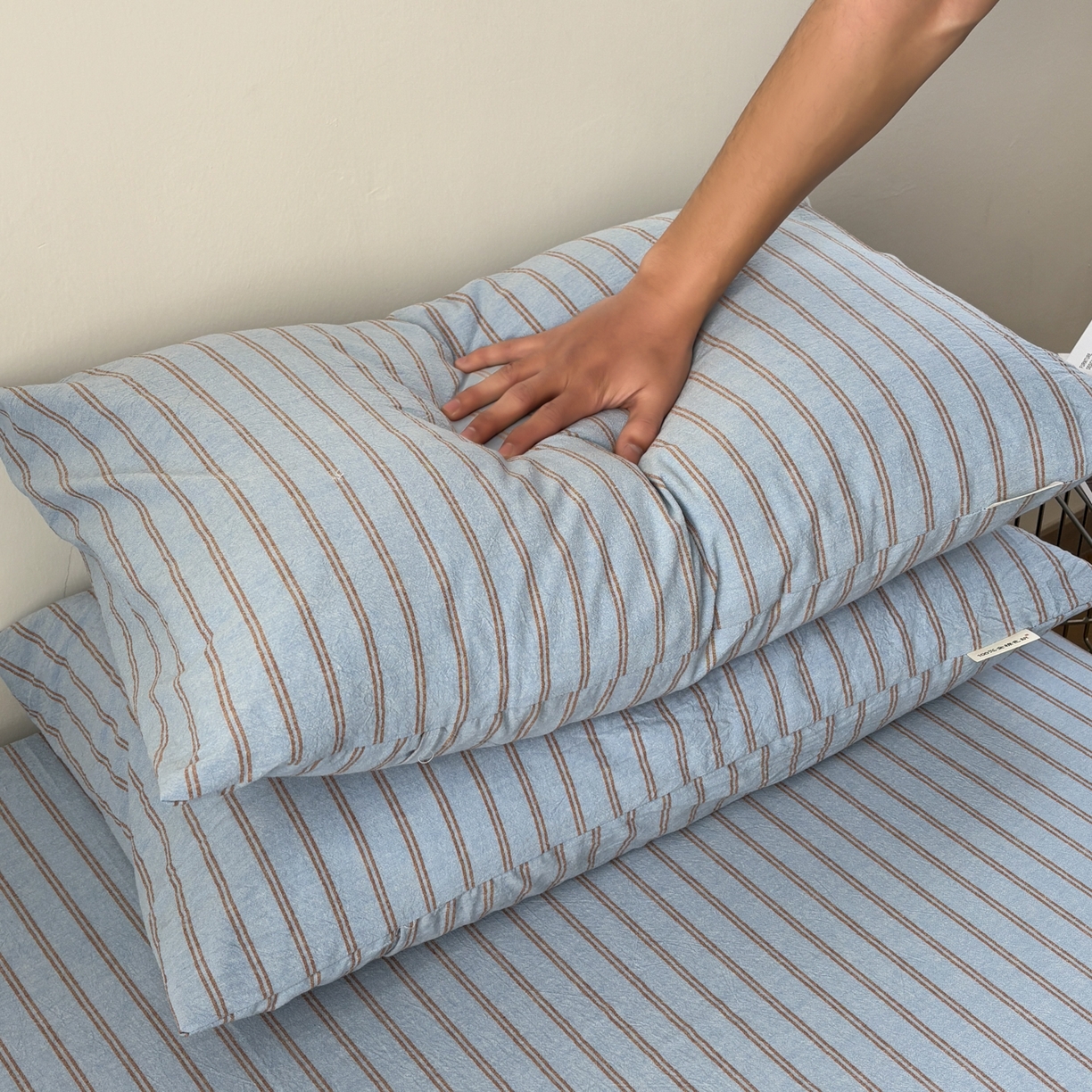 91家纺网 家纺一手货源 找家纺 居眠 2026新款单层色织水洗格子全棉枕套 单层款-摩登蓝卡条