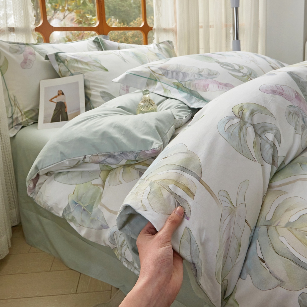 91家纺网 家纺一手货源 找家纺 启航家居 2026新款全棉铂金棉数码印花四件套 桐叶之信绿