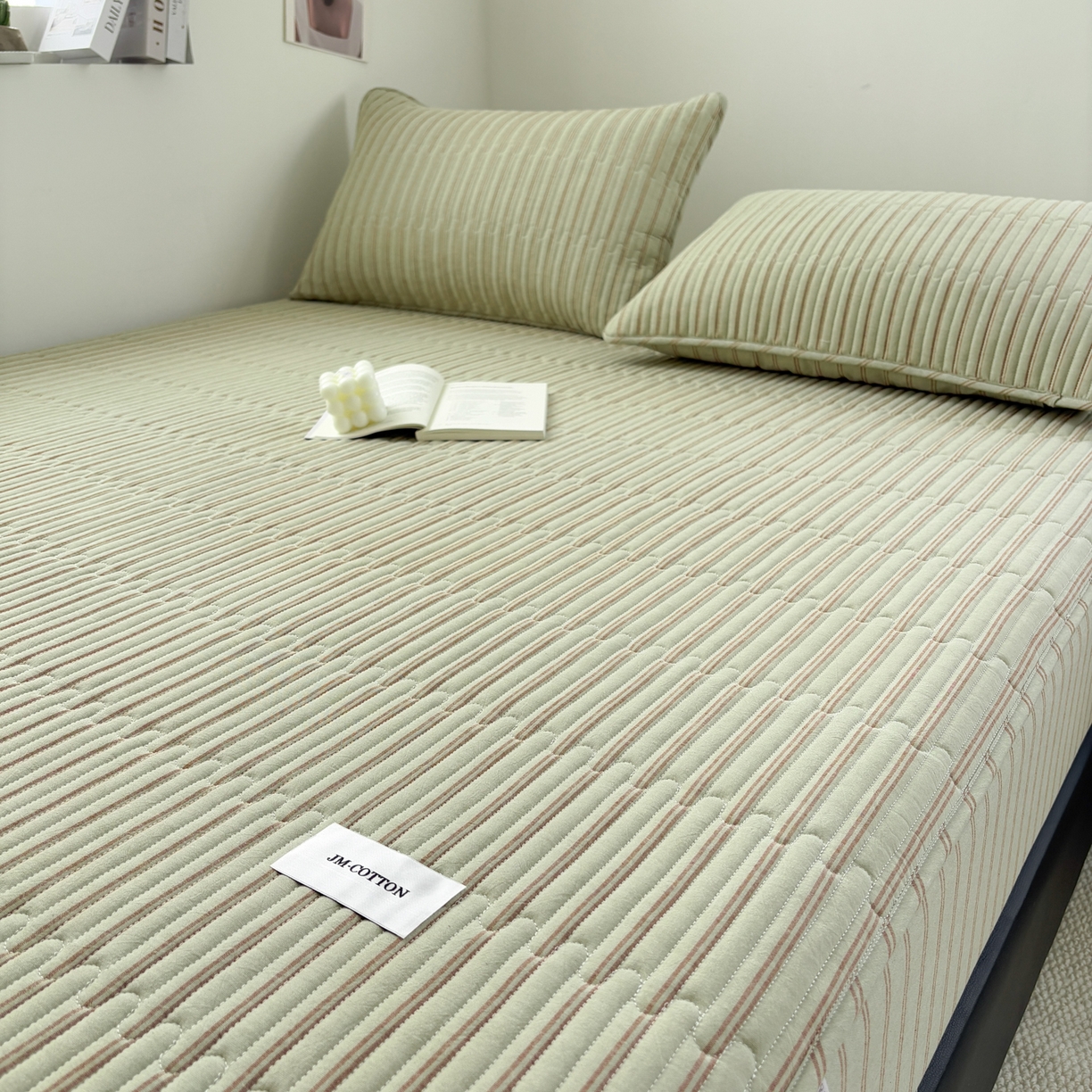 91家纺网 家纺一手货源 找家纺 居眠 2026新款全棉色织水洗棉格子夹棉棉花床笠 夹棉款-摩登绿卡条