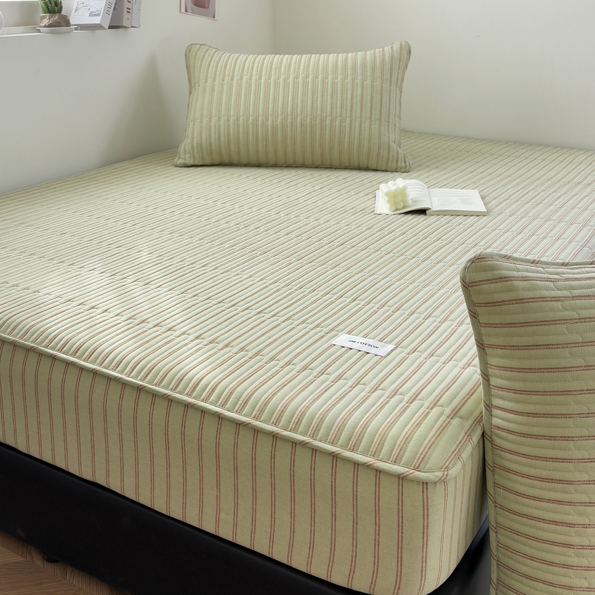 91家纺网 家纺一手货源 找家纺 居眠 2026新款全棉色织水洗棉格子夹棉棉花床笠 夹棉款-摩登绿卡条