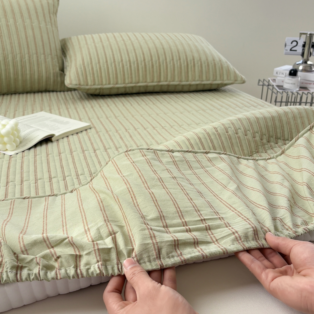 91家纺网 家纺一手货源 找家纺 居眠 2026新款全棉色织水洗棉格子夹棉棉花床笠 夹棉款-摩登绿卡条