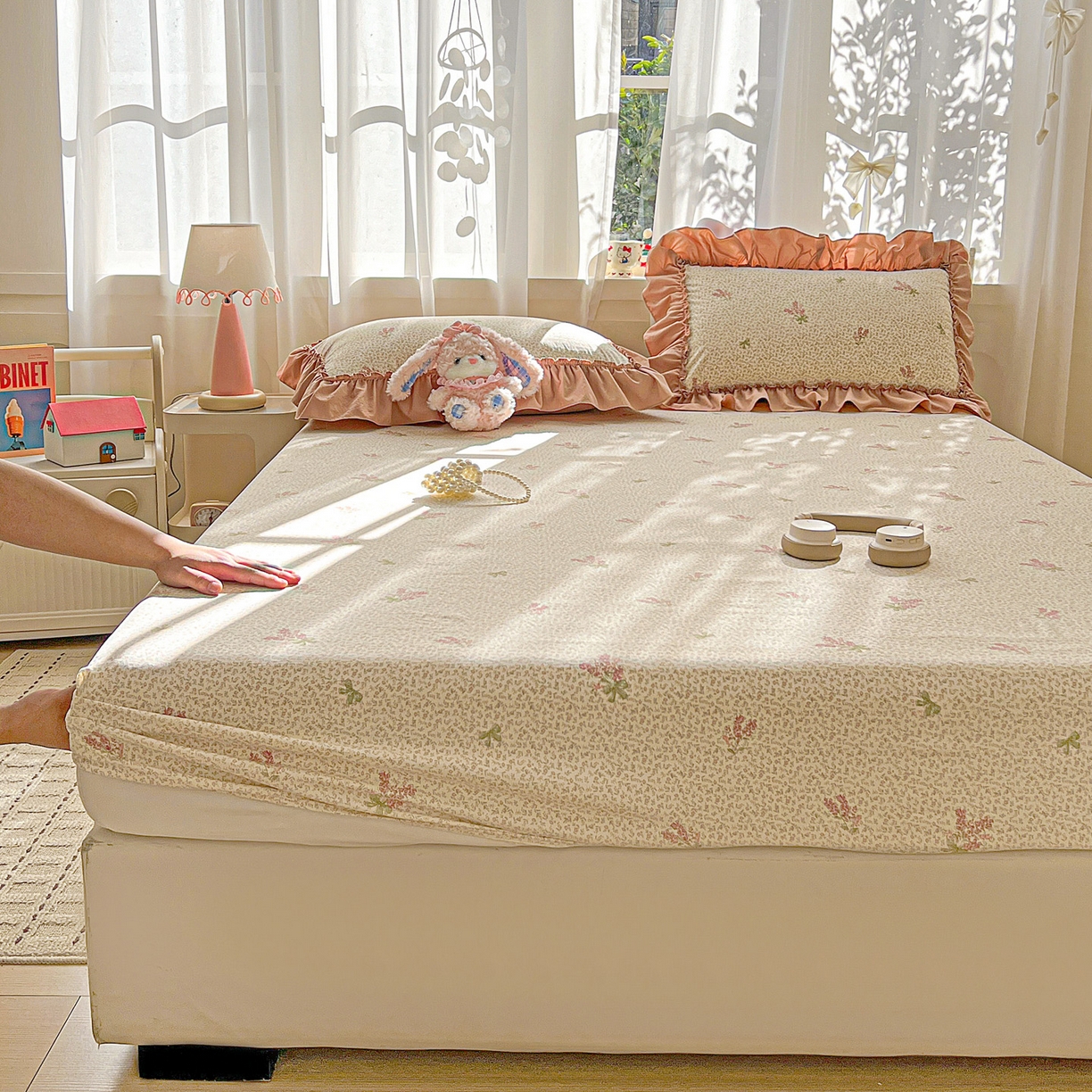 91家纺网 家纺一手货源 找家纺 富米莱（原臻工厂） 2026新款古法水洗仿棉床笠席梦思床罩杀床垫防滑罩床套罩床笠三件套 晚樱落海