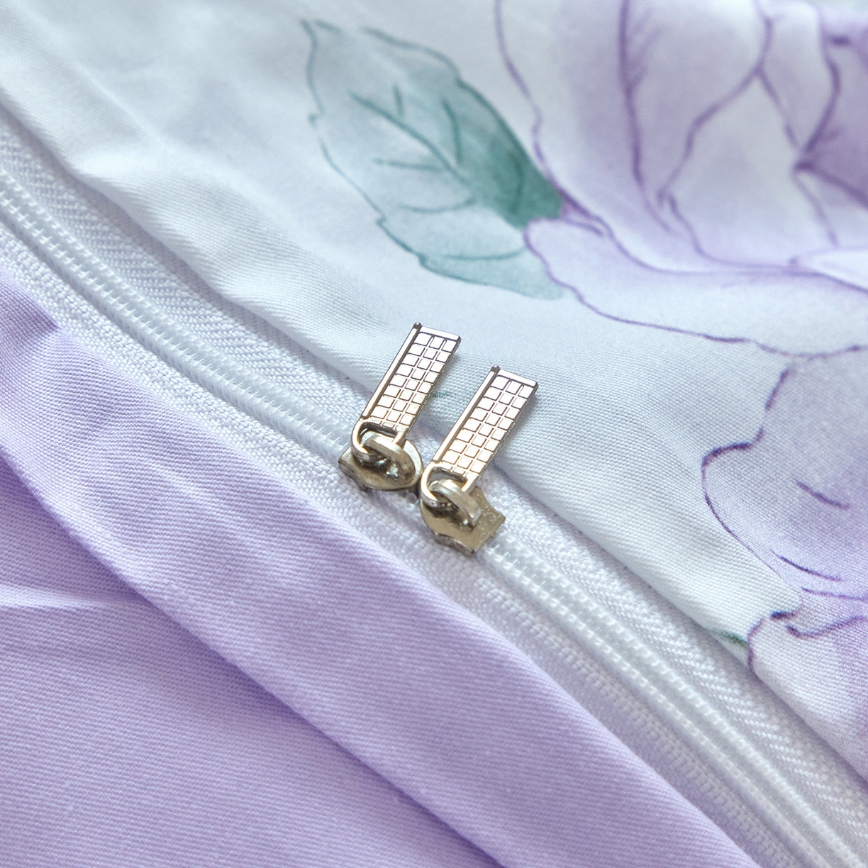 91家纺网 家纺一手货源 找家纺 启航家居 2026新款全棉铂金棉数码印花四件套 微雨山茶紫