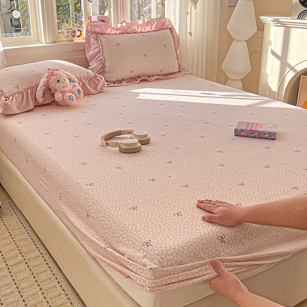 91家纺网 家纺一手货源 找家纺 富米莱（原臻工厂） 2026新款古法水洗仿棉床笠席梦思床罩杀床垫防滑罩床套罩床笠三件套 小花粉