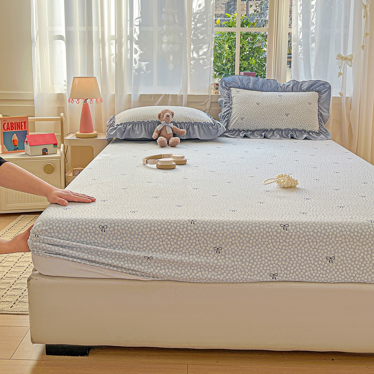 91家纺网 家纺一手货源 找家纺 富米莱（原臻工厂） 2026新款古法水洗仿棉床笠席梦思床罩杀床垫防滑罩床套罩床笠三件套 小花蓝