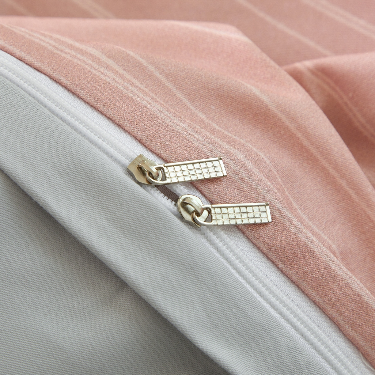 91家纺网 家纺一手货源 找家纺 启航家居 2026新款全棉铂金棉数码印花四件套 写意人生粉