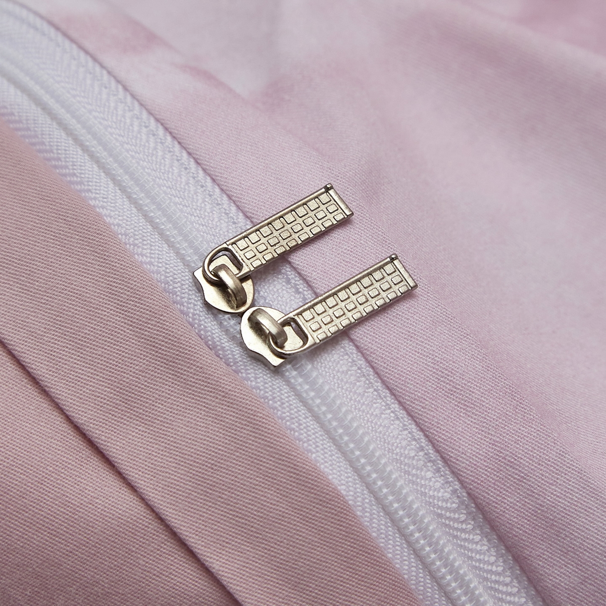 91家纺网 家纺一手货源 找家纺 启航家居 2026新款全棉铂金棉数码印花四件套 雪顶之恋粉