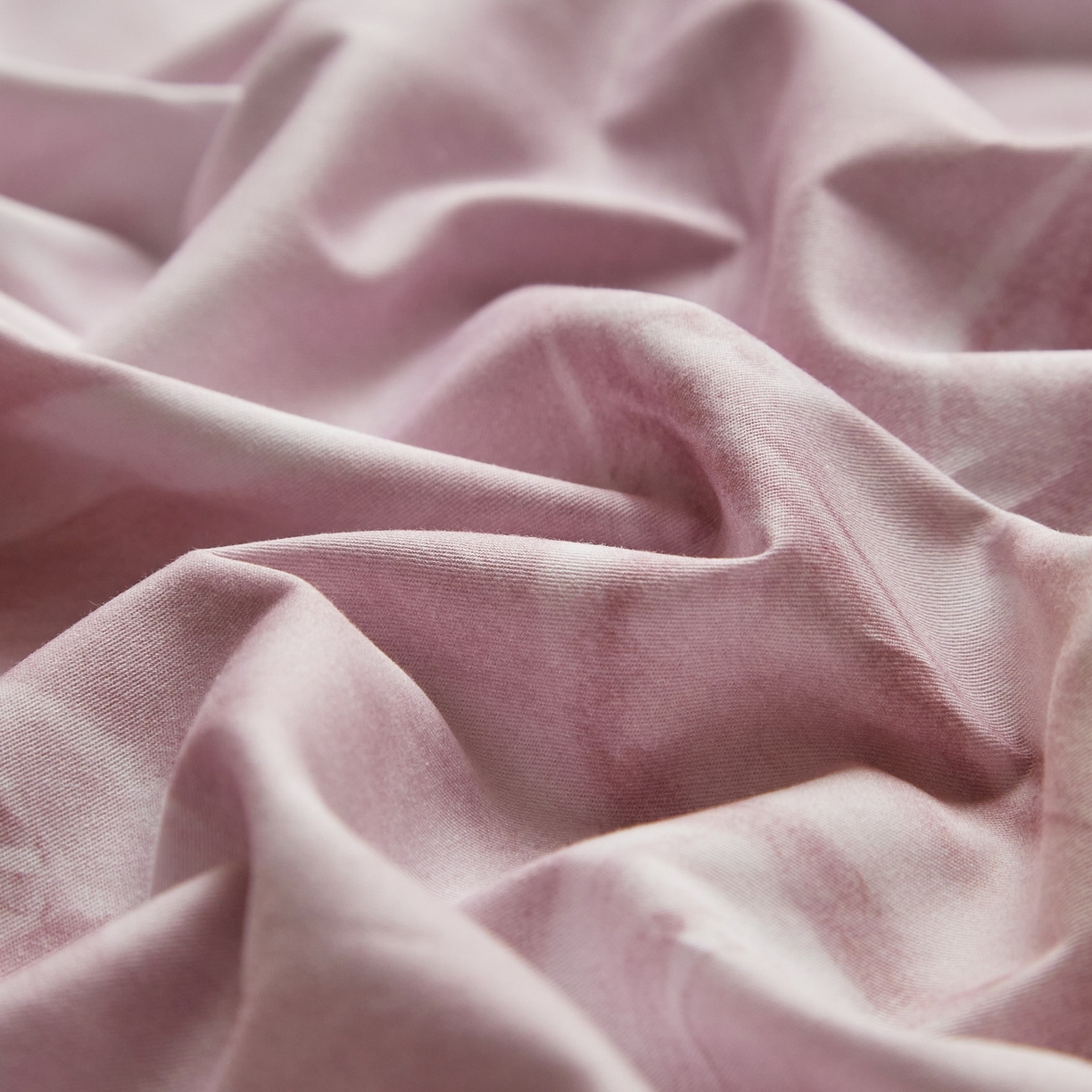 91家纺网 家纺一手货源 找家纺 启航家居 2026新款全棉铂金棉数码印花四件套 雪顶之恋粉