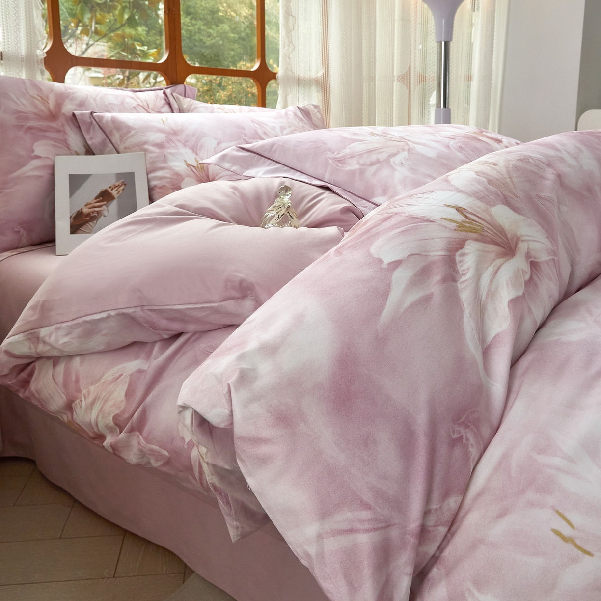 91家纺网 家纺一手货源 找家纺 启航家居 2026新款全棉铂金棉数码印花四件套 雪顶之恋粉