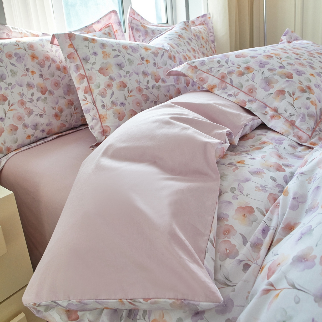 91家纺网 家纺一手货源 找家纺 启航家居 2026新款全棉铂金棉数码印花四件套 洵美粉