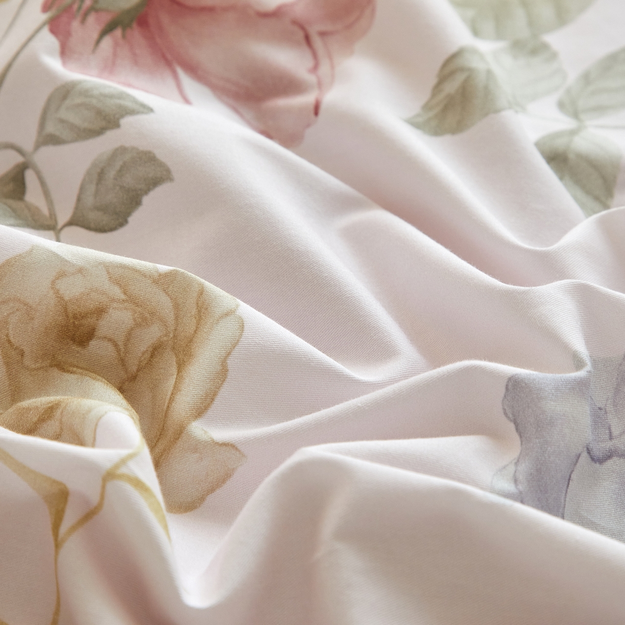 91家纺网 家纺一手货源 找家纺 启航家居 2026新款全棉铂金棉数码印花四件套 臻爱粉