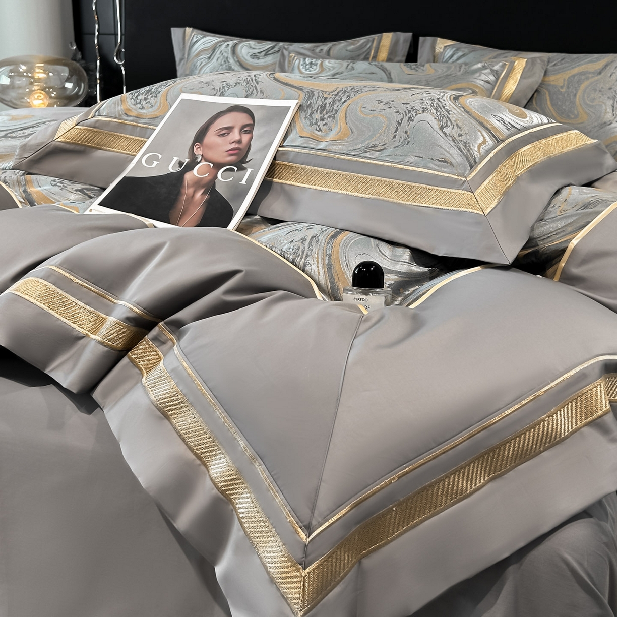 91家纺网 家纺一手货源 找家纺 博纳家纺 2026春夏新款全棉纯棉高精密色织提花绣花四件套-炫彩年华 炫彩年华-绅士灰