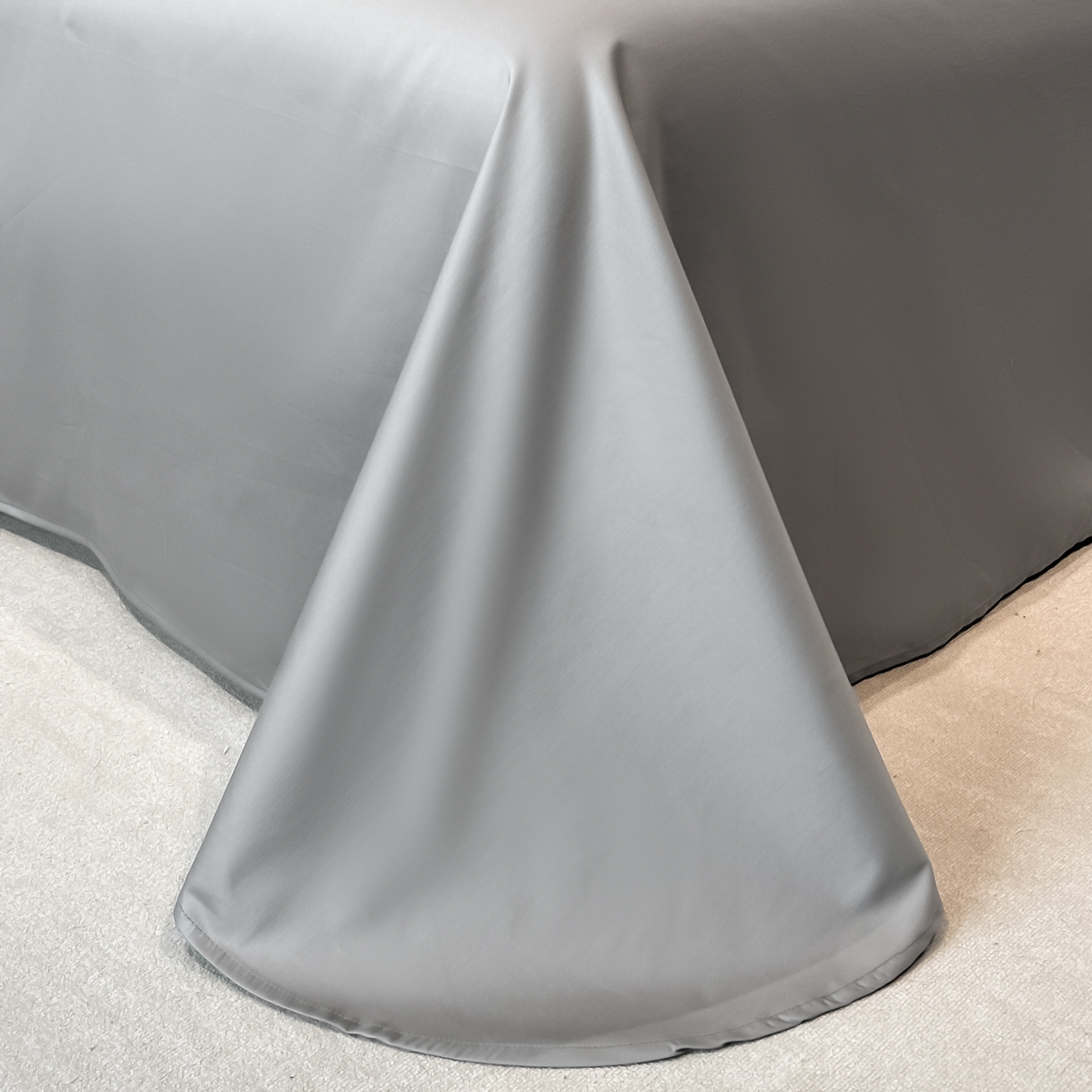 91家纺网 家纺一手货源 找家纺 博纳家纺 2026春夏新款全棉纯棉高精密色织提花绣花四件套-炫彩年华 炫彩年华-绅士灰