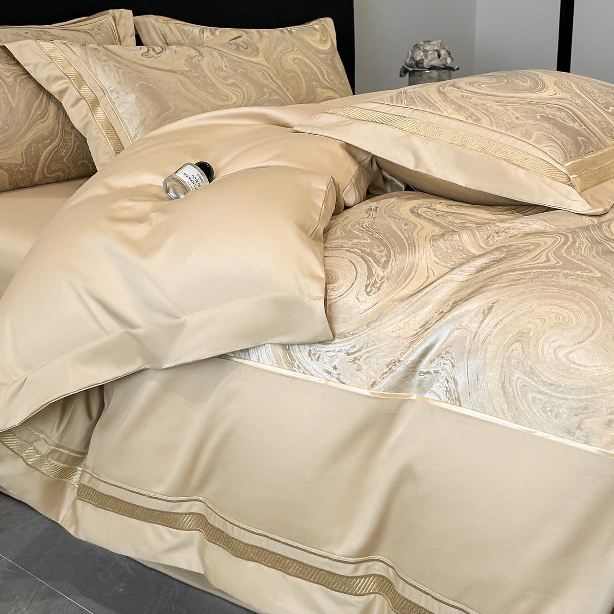 91家纺网 家纺一手货源 找家纺 博纳家纺 2026春夏新款全棉纯棉高精密色织提花绣花四件套-炫彩年华 炫彩年华-香槟