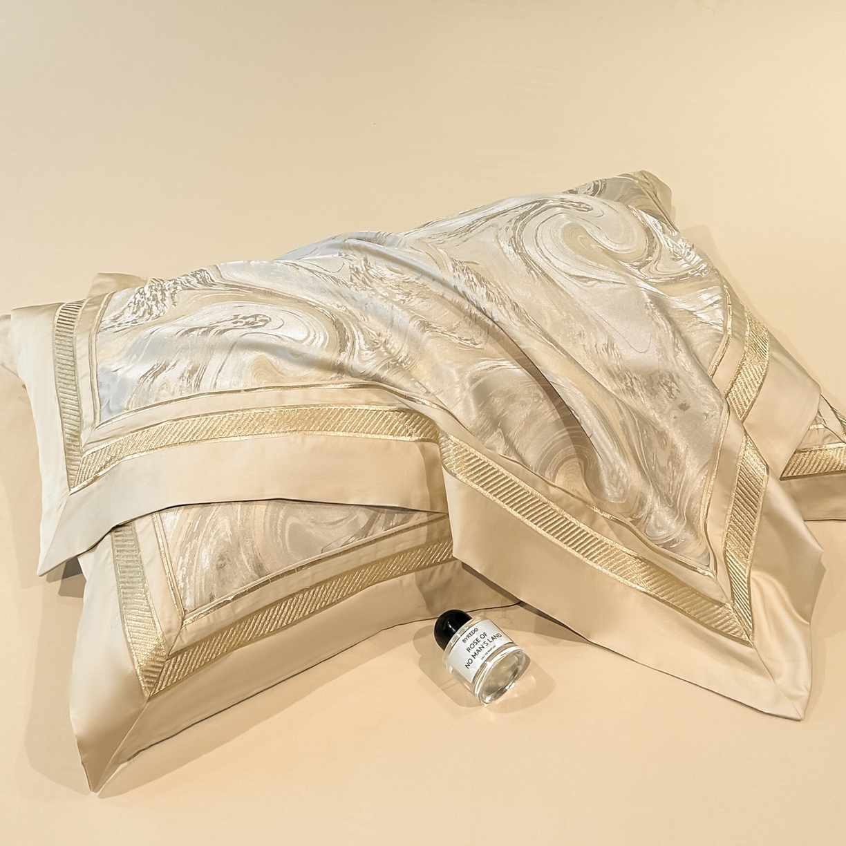 91家纺网 家纺一手货源 找家纺 博纳家纺 2026春夏新款全棉纯棉高精密色织提花绣花四件套-炫彩年华 炫彩年华-香槟