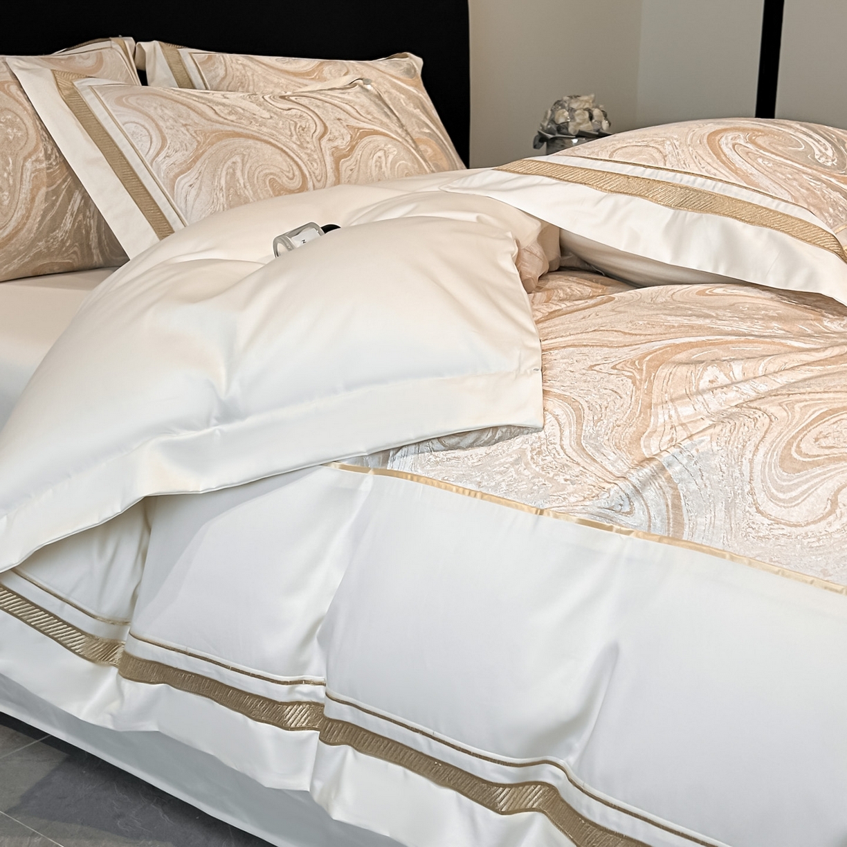 91家纺网 家纺一手货源 找家纺 博纳家纺 2026春夏新款全棉纯棉高精密色织提花绣花四件套-炫彩年华 炫彩年华-象牙白