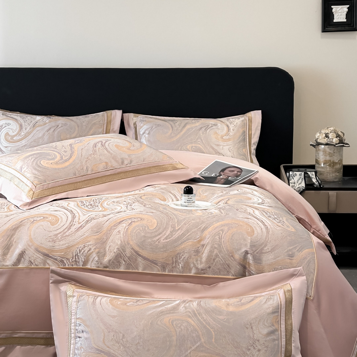 91家纺网 家纺一手货源 找家纺 博纳家纺 2026春夏新款全棉纯棉高精密色织提花绣花四件套-炫彩年华 炫彩年华-朱颜粉