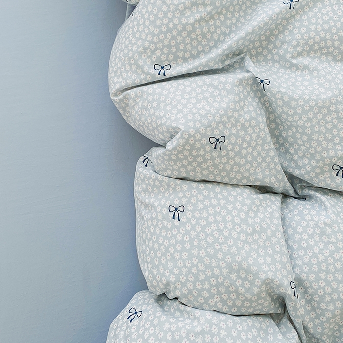 91家纺网 家纺一手货源 找家纺 卢赛尔 2026新款古法水洗仿棉云感棉学生三件套四件套 雏菊蓝