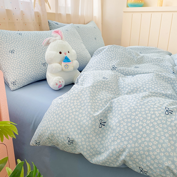 91家纺网 家纺一手货源 找家纺 卢赛尔 2026新款古法水洗仿棉云感棉学生三件套四件套 雏菊蓝