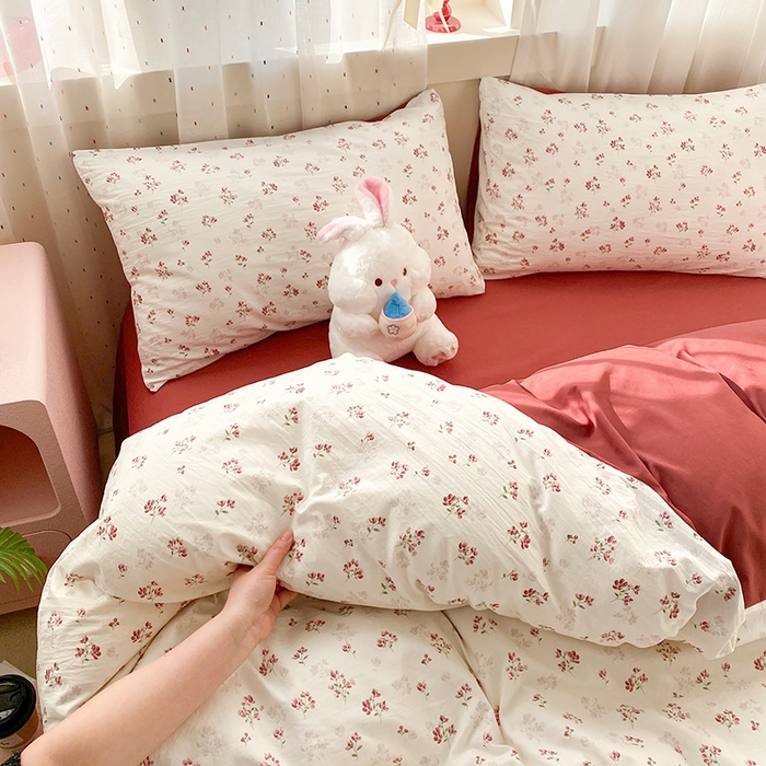 91家纺网 家纺一手货源 找家纺 卢赛尔 2026新款古法水洗仿棉云感棉学生三件套四件套 花漾