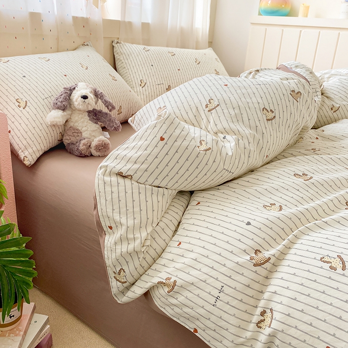 91家纺网 家纺一手货源 找家纺 卢赛尔 2026新款古法水洗仿棉云感棉学生三件套四件套 小木马