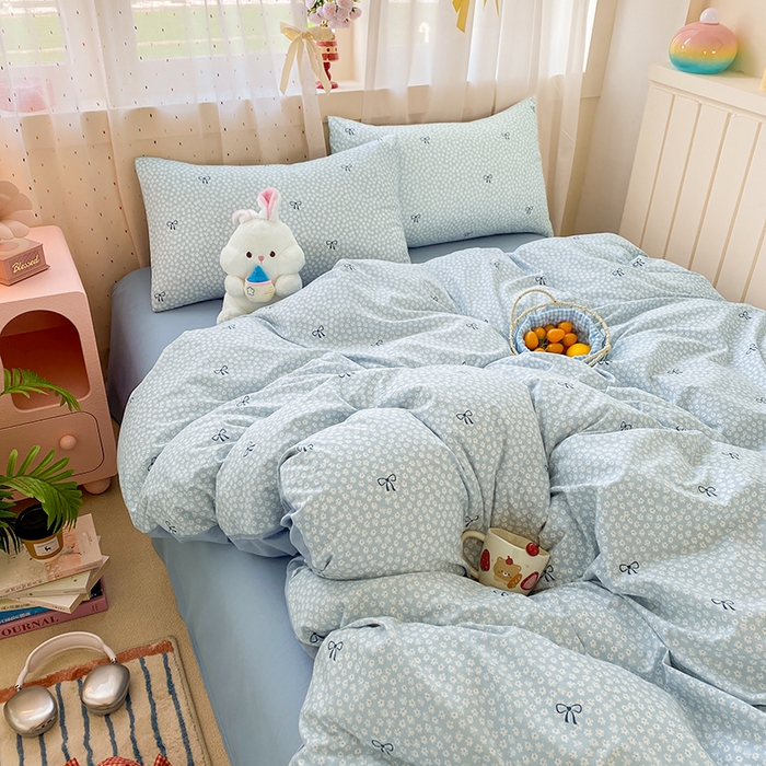 91家纺网 家纺一手货源 找家纺 卢赛尔 2026新款古法水洗仿棉云感棉学生三件套四件套 雏菊蓝