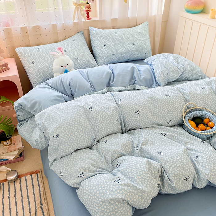 91家纺网 家纺一手货源 找家纺 卢赛尔 2026新款古法水洗仿棉云感棉学生三件套四件套 雏菊蓝