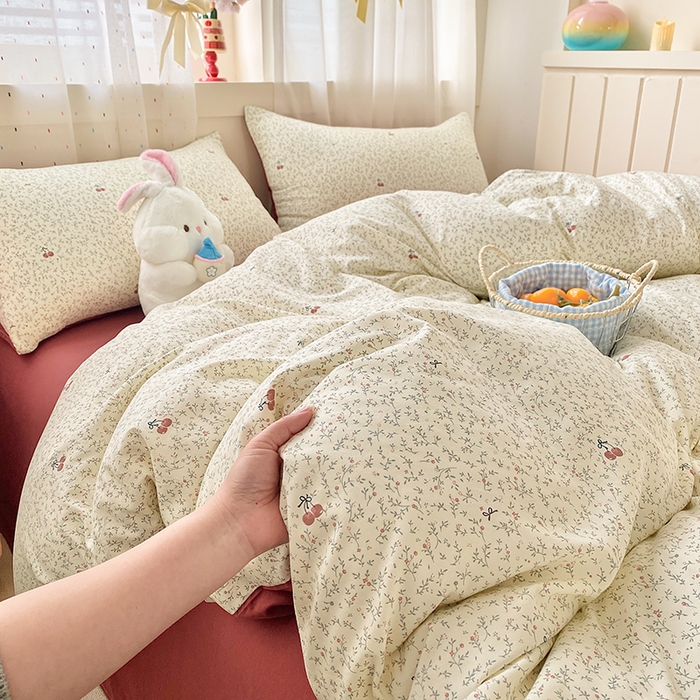 91家纺网 家纺一手货源 找家纺 卢赛尔 2026新款古法水洗仿棉云感棉学生三件套四件套 樱桃园