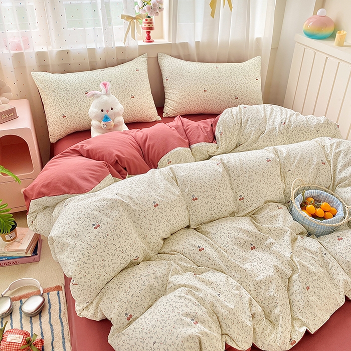 91家纺网 家纺一手货源 找家纺 卢赛尔 2026新款古法水洗仿棉云感棉学生三件套四件套 樱桃园