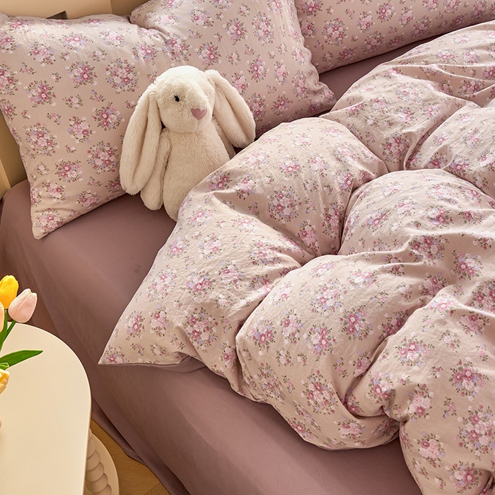 91家纺网 家纺一手货源 找家纺 卢赛尔 2026新款古法水洗仿棉云感棉学生三件套四件套 蔷薇-粉