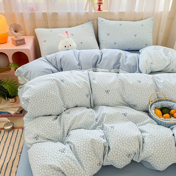 91家纺网 家纺一手货源 找家纺 卢赛尔 2026新款古法水洗仿棉云感棉学生三件套四件套 雏菊蓝