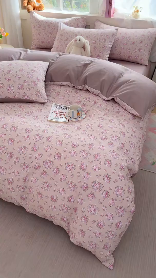 91家纺网 家纺一手货源 找家纺 卢赛尔 2026新款古法水洗仿棉云感棉学生三件套四件套 蔷薇-粉