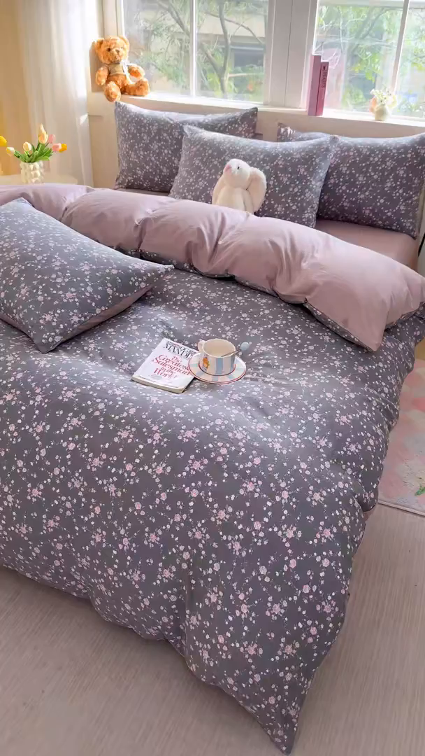 91家纺网 家纺一手货源 找家纺 卢赛尔 2026新款古法水洗仿棉云感棉学生三件套四件套 南粉-灰