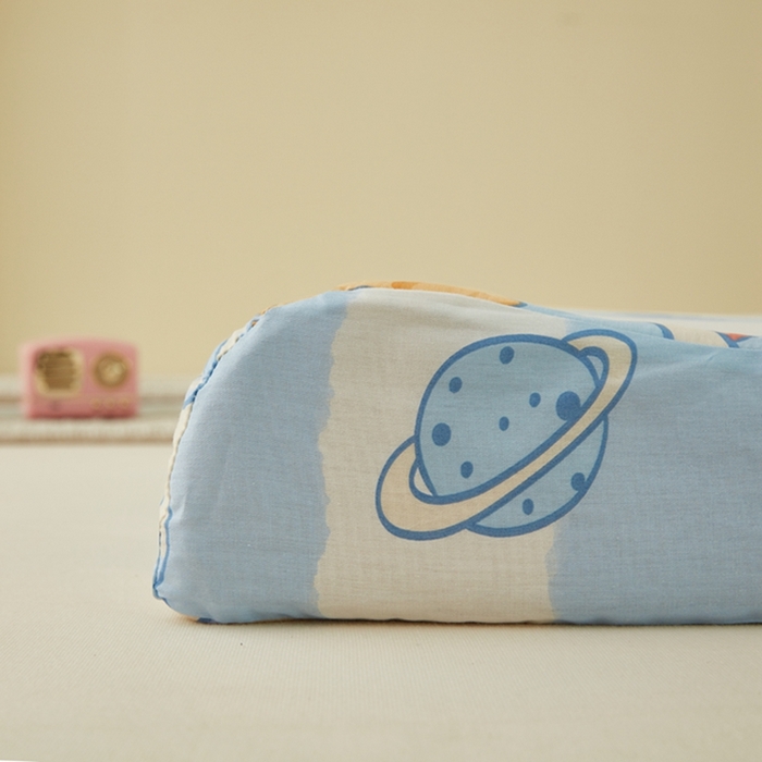 91家纺网 家纺一手货源 找家纺 翎盈家纺 2026款ins风小清新卡通纯棉乳胶枕专用枕套全棉波浪形枕头套 遨游星际