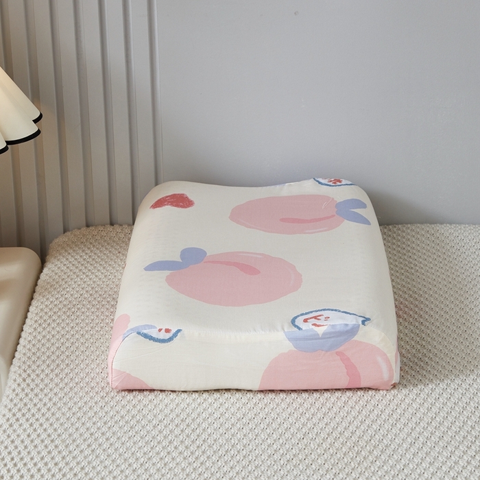 91家纺网 家纺一手货源 找家纺 翎盈家纺 2026款ins风小清新卡通纯棉乳胶枕专用枕套全棉波浪形枕头套 白桃公主