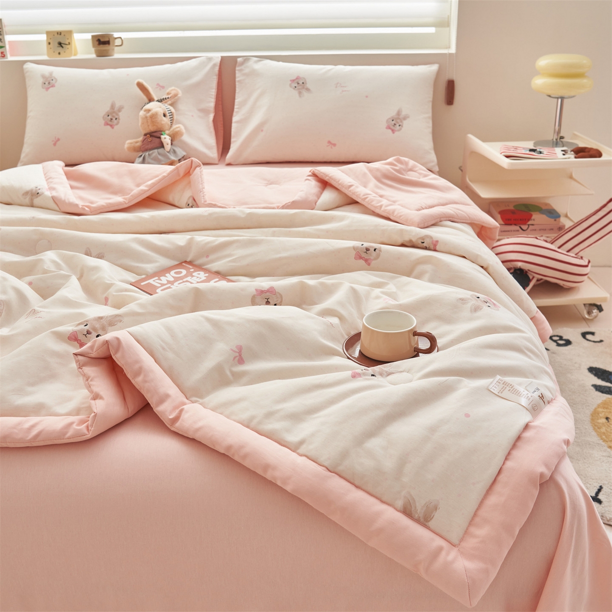 91家纺网 家纺一手货源 找家纺 恒爱家纺 2026新款全棉纯棉12868印花夏被夏凉被空调被 UJ灵动兔