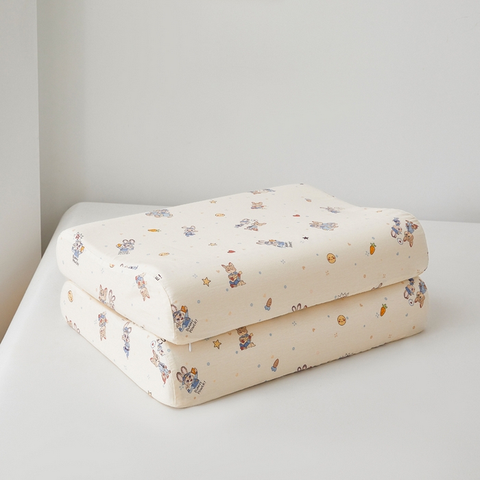 91家纺网 家纺一手货源 找家纺 翎盈家纺 2026款ins风小清新卡通纯棉乳胶枕专用枕套全棉波浪形枕头套 疯狂世界