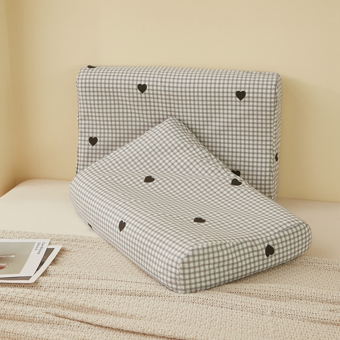 91家纺网 家纺一手货源 找家纺 翎盈家纺 2026款ins风小清新卡通纯棉乳胶枕专用枕套全棉波浪形枕头套 格子爱心-灰