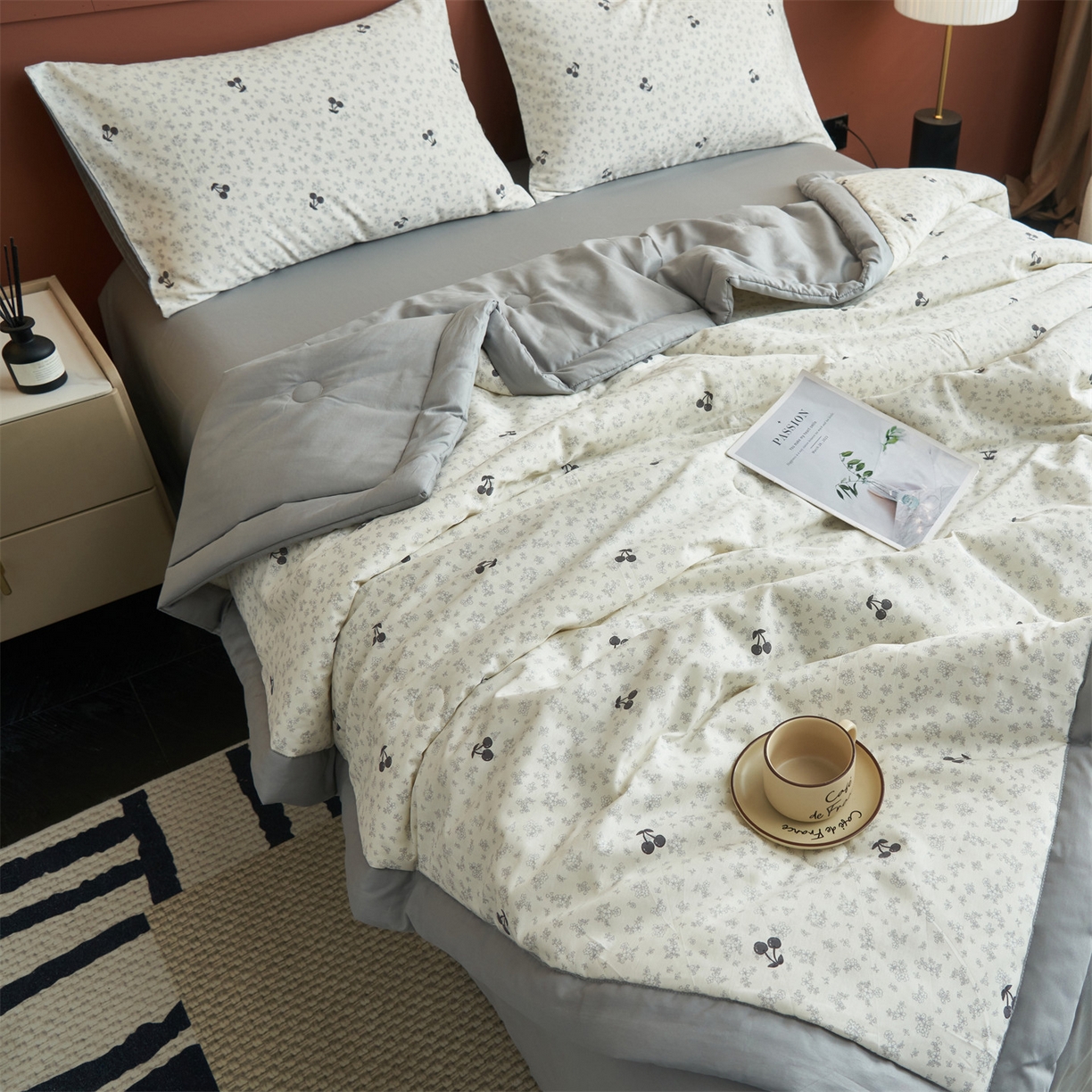 91家纺网 家纺一手货源 找家纺 恒爱家纺 2026新款全棉纯棉12868印花夏被夏凉被空调被 UJ墨兰樱桃