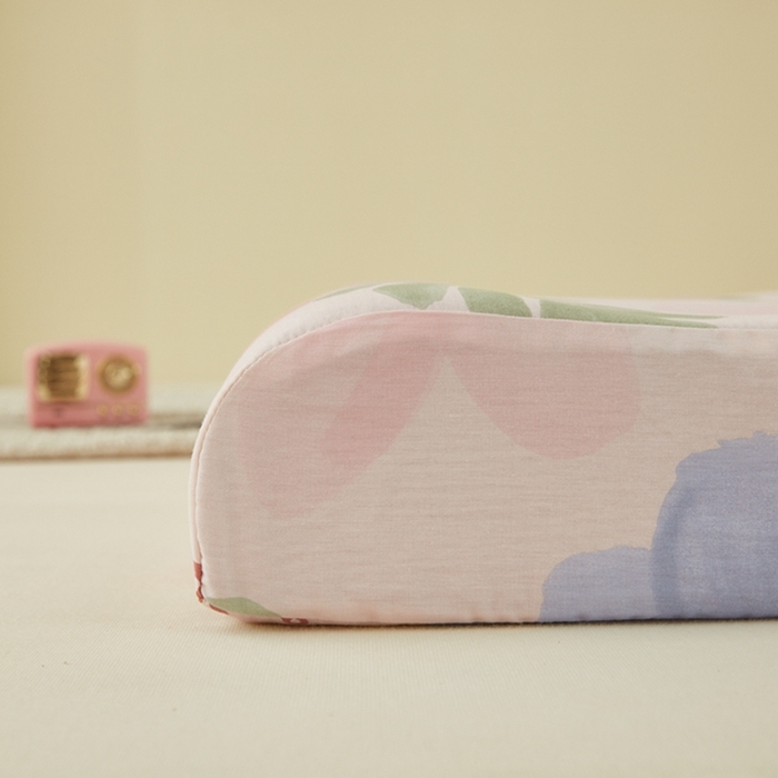 91家纺网 家纺一手货源 找家纺 翎盈家纺 2026款ins风小清新卡通纯棉乳胶枕专用枕套全棉波浪形枕头套 花蜜悠然