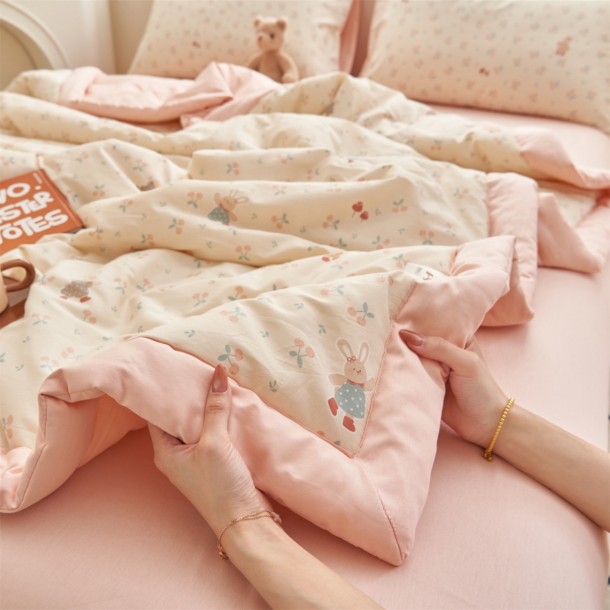 91家纺网 家纺一手货源 找家纺 恒爱家纺 2026新款全棉纯棉12868印花夏被夏凉被空调被 UJ跳跳兔