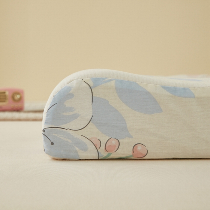 91家纺网 家纺一手货源 找家纺 翎盈家纺 2026款ins风小清新卡通纯棉乳胶枕专用枕套全棉波浪形枕头套 花漾星辰