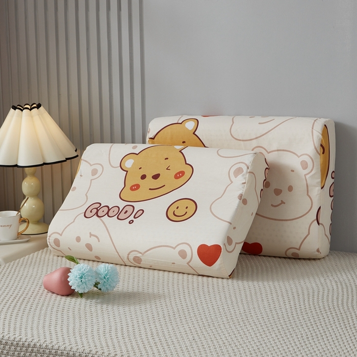 91家纺网 家纺一手货源 找家纺 翎盈家纺 2026款ins风小清新卡通纯棉乳胶枕专用枕套全棉波浪形枕头套 欢乐萌熊