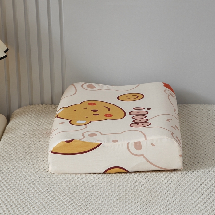 91家纺网 家纺一手货源 找家纺 翎盈家纺 2026款ins风小清新卡通纯棉乳胶枕专用枕套全棉波浪形枕头套 欢乐萌熊