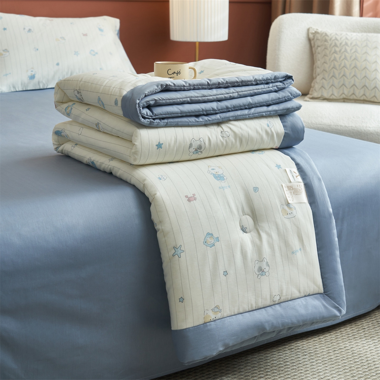 91家纺网 家纺一手货源 找家纺 恒爱家纺 2026新款全棉纯棉12868印花夏被夏凉被空调被 UJ小猫钓鱼