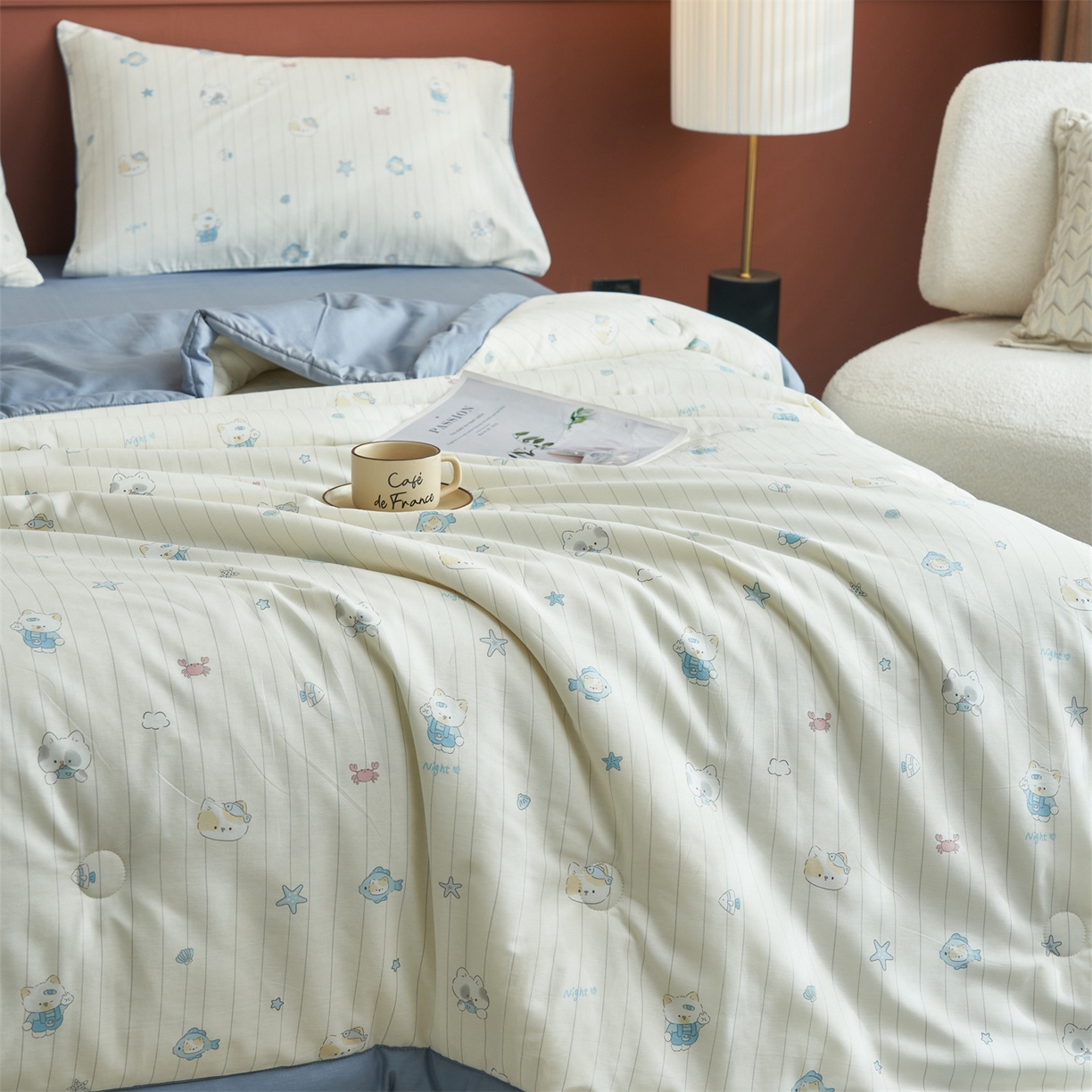 91家纺网 家纺一手货源 找家纺 恒爱家纺 2026新款全棉纯棉12868印花夏被夏凉被空调被 UJ小猫钓鱼