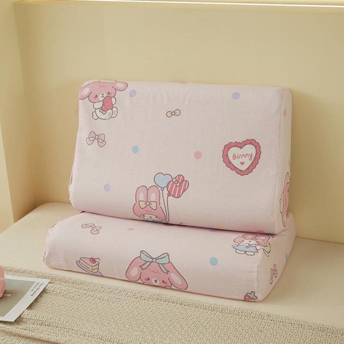 91家纺网 家纺一手货源 找家纺 翎盈家纺 2026款ins风小清新卡通纯棉乳胶枕专用枕套全棉波浪形枕头套 可乐贝儿