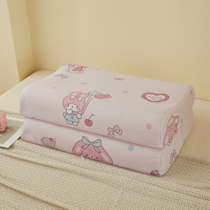 91家纺网 家纺一手货源 找家纺 翎盈家纺 2026款ins风小清新卡通纯棉乳胶枕专用枕套全棉波浪形枕头套 可乐贝儿