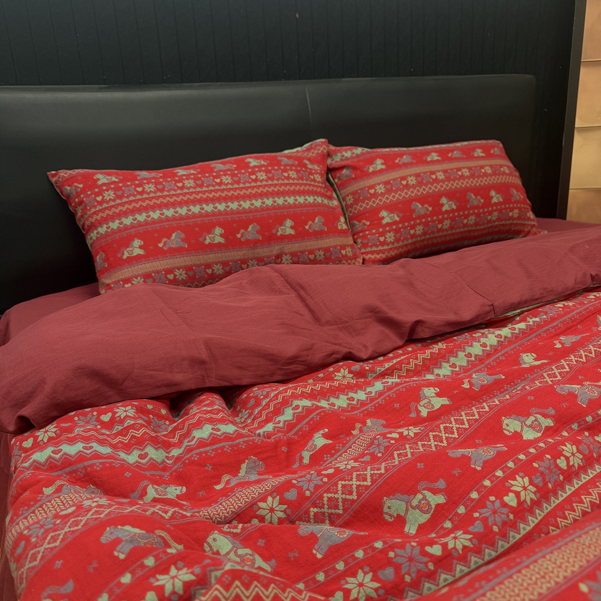 91家纺网 家纺一手货源 找家纺 （总）仰望棉麻双层纱供应链 2026新款快乐小马全棉色织提花四件套